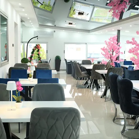 Mk Star Boutique Pensión Belgrado